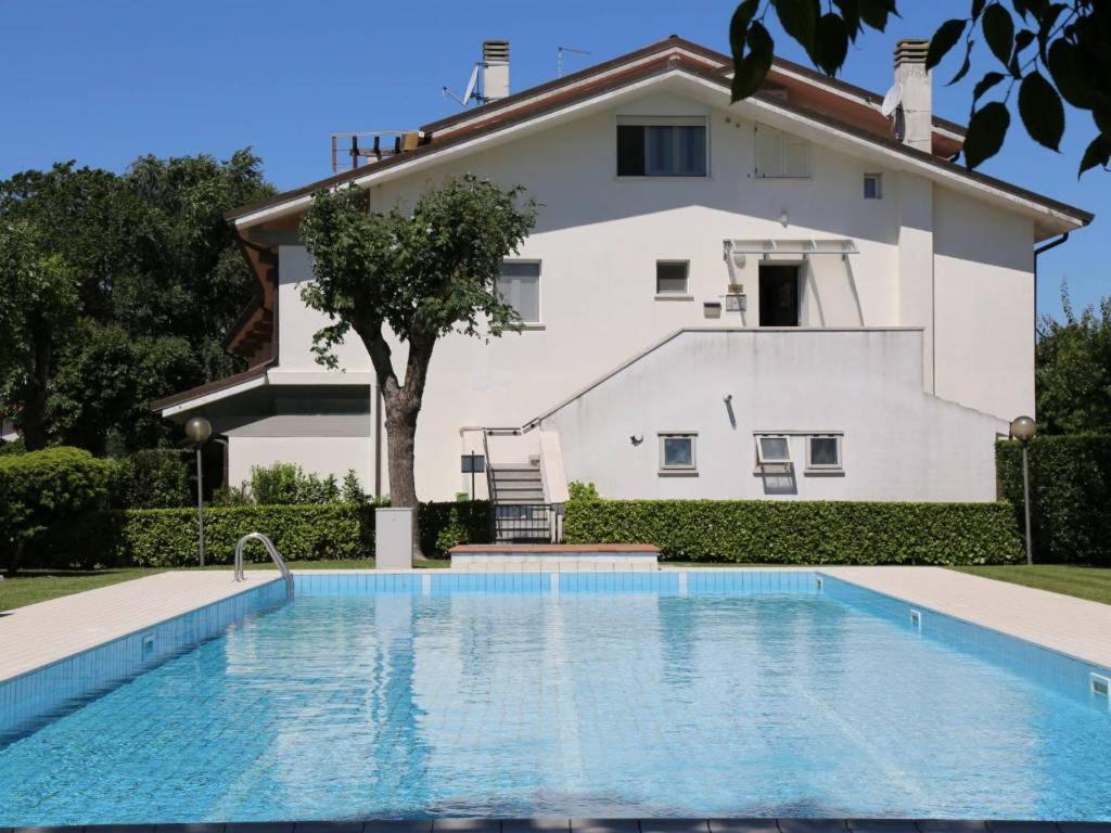Vega Bilocale Con Piscina E Terrazza Apartment Caorle Exterior photo