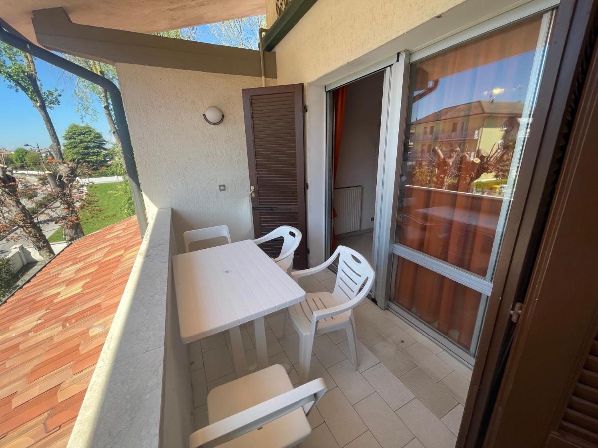 Vega Bilocale Con Piscina E Terrazza Apartment Caorle Exterior photo